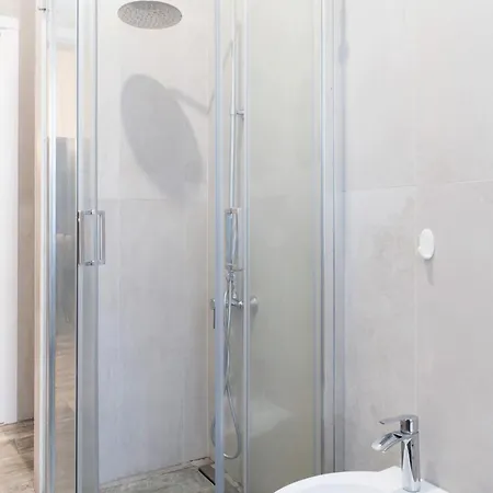 Appartamento Moderno Milan Exterior photo