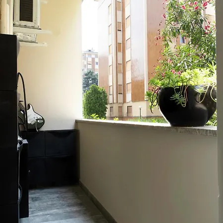 Appartamento Moderno Milan Exterior photo